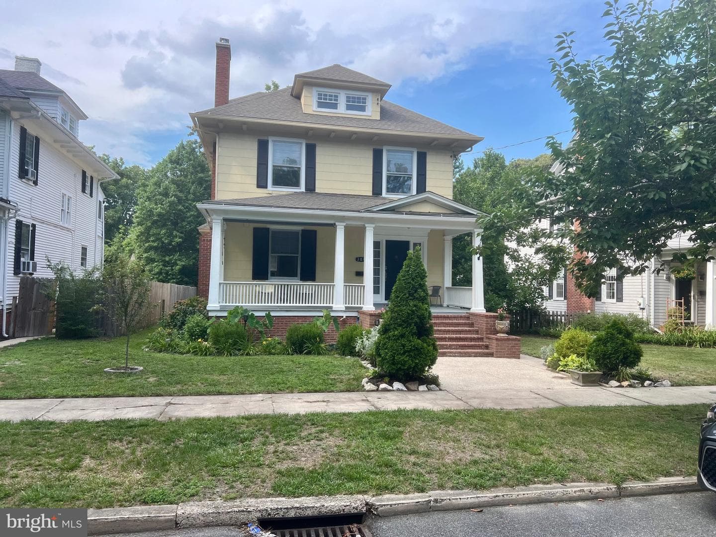 309 Middle Boulevard photo 2