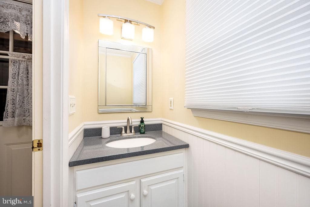 8928 Lynch Drive photo 32