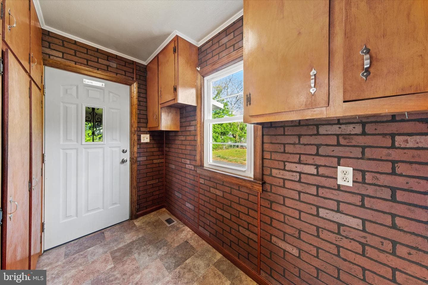 921 Brown Street photo 13