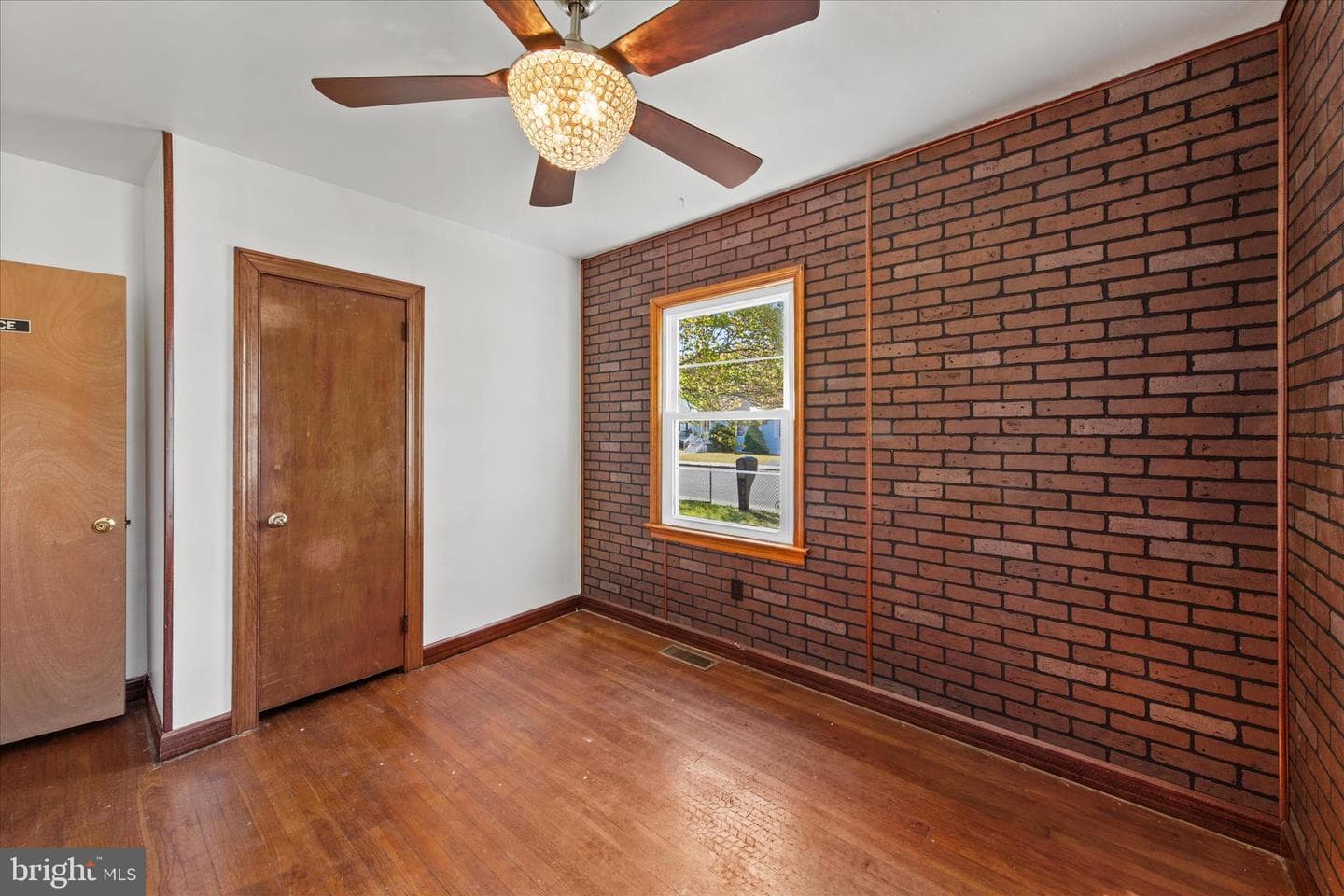 921 Brown Street photo 23