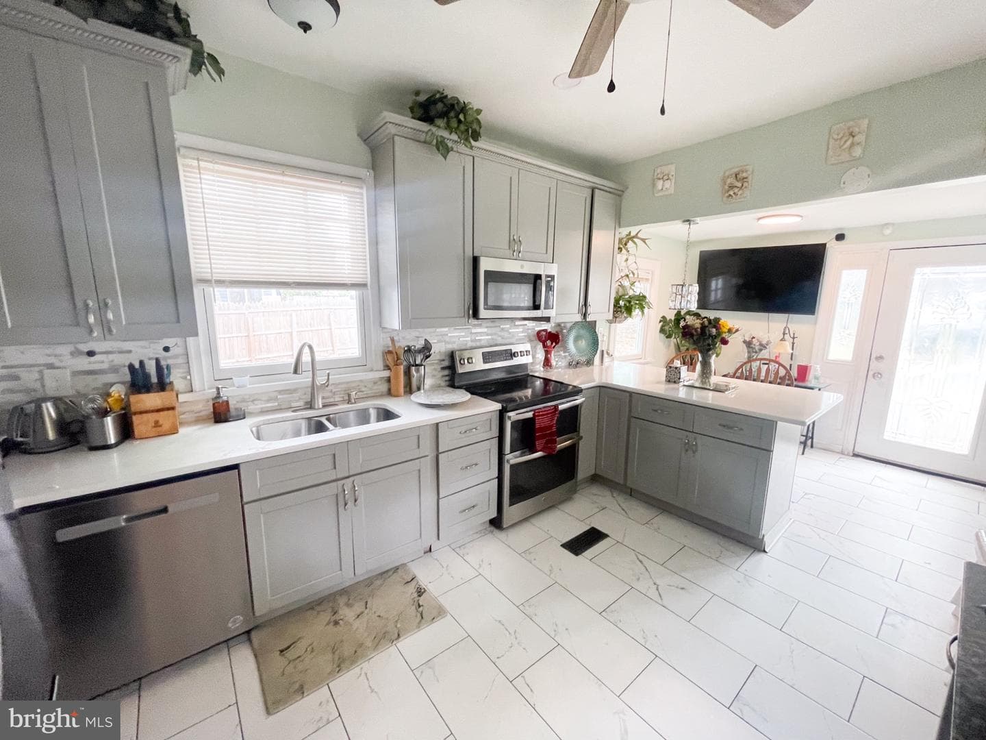 801 N Division photo 6