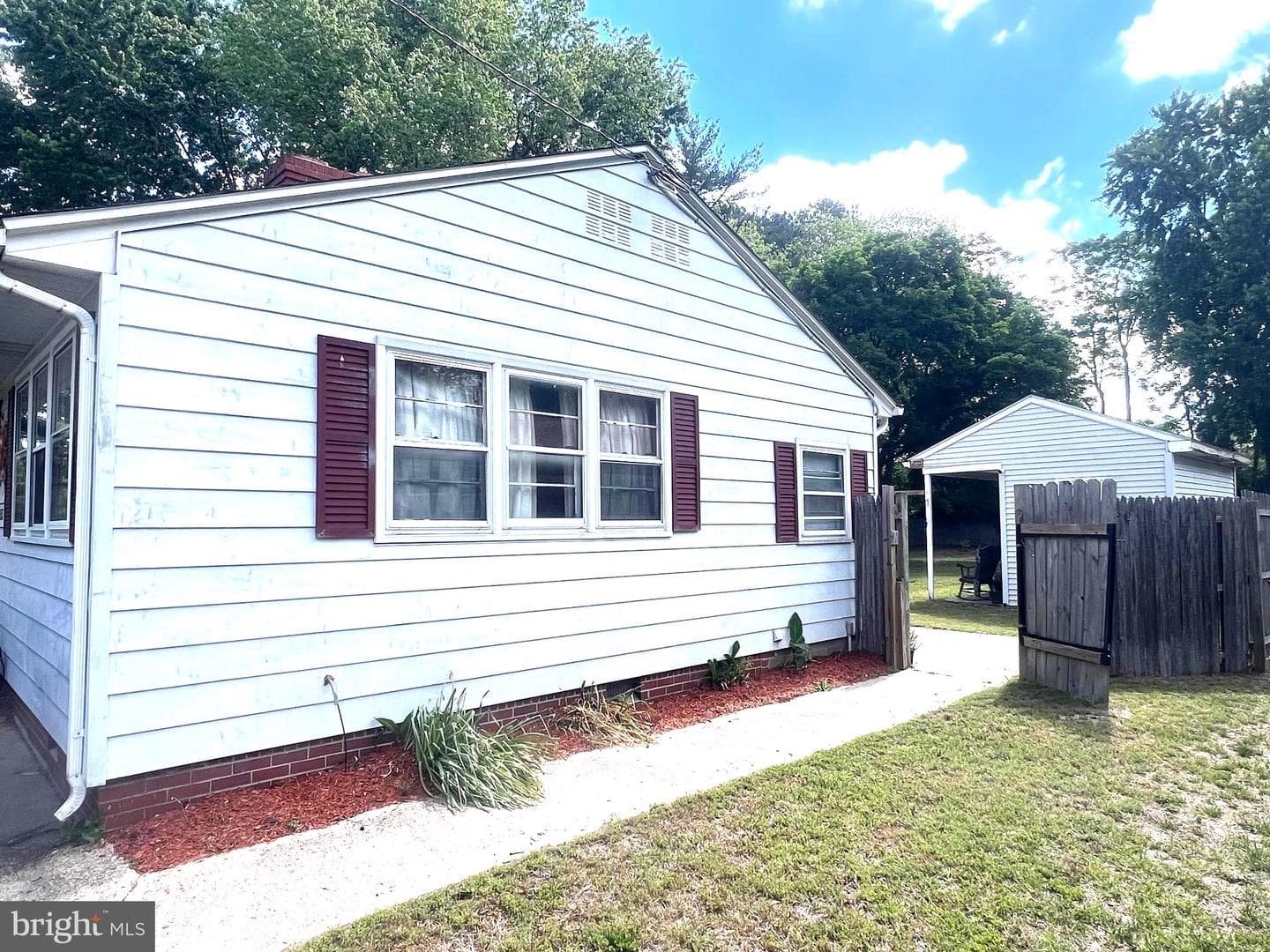 1405 Westchester Street photo 6