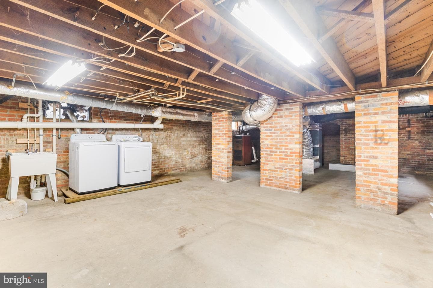 307 New York Avenue photo 29