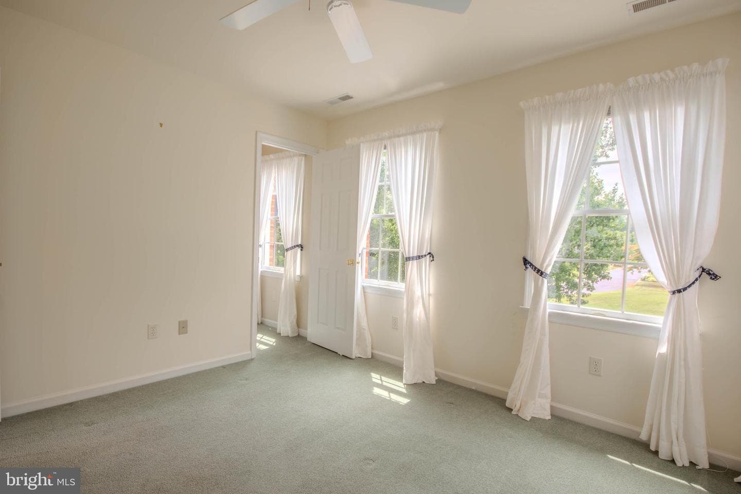 27580 Derby Drive photo 33