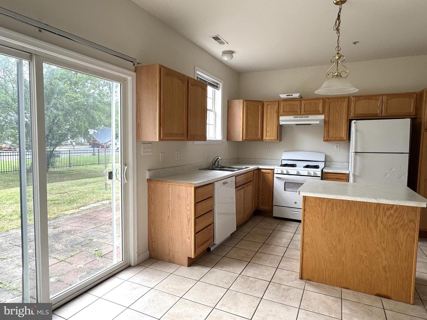 1005 Meadow View Drive photo 6