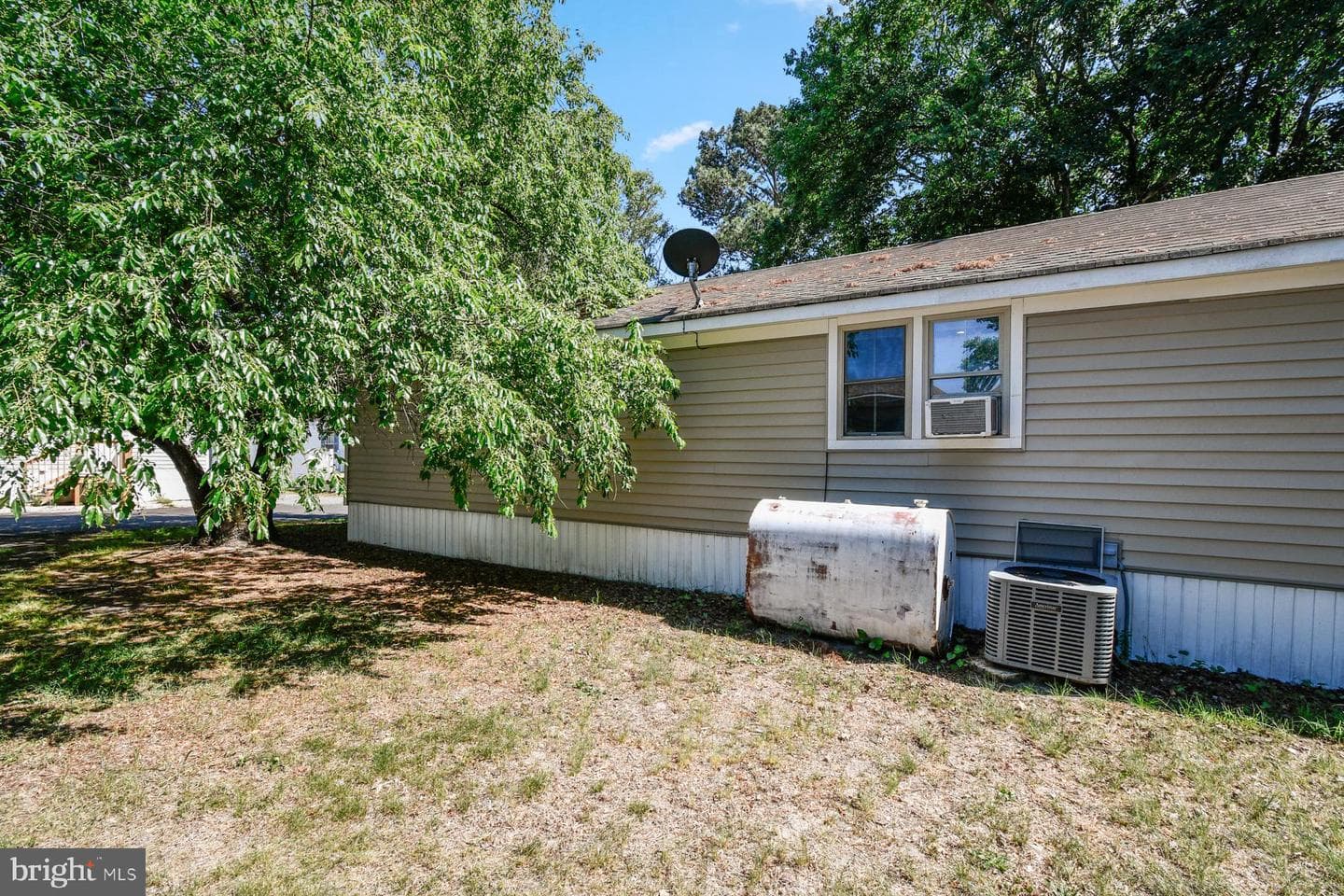 2516 Castle Street photo 36