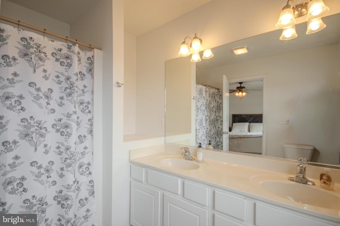 1140 Fairview Ln # 1140 photo 17
