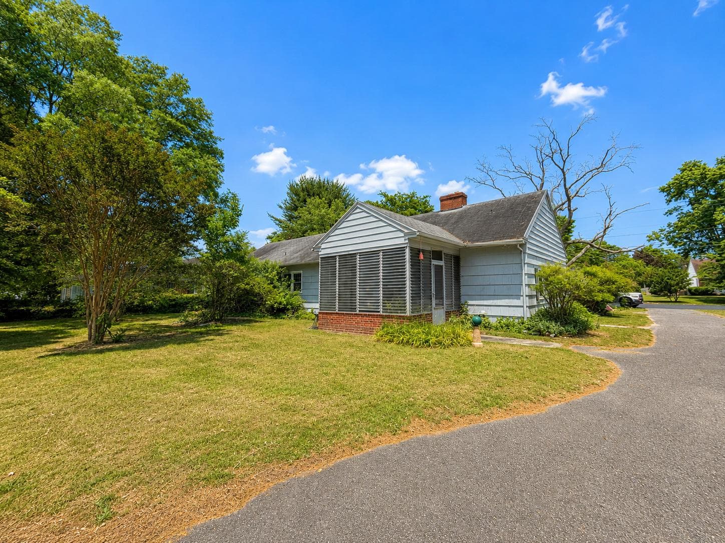 304 Wyman Drive photo 2