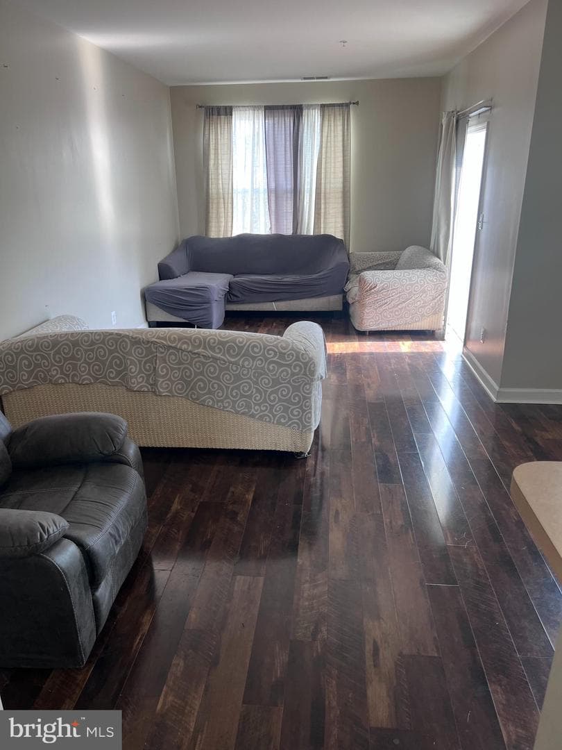 253 Garrison Way photo 3