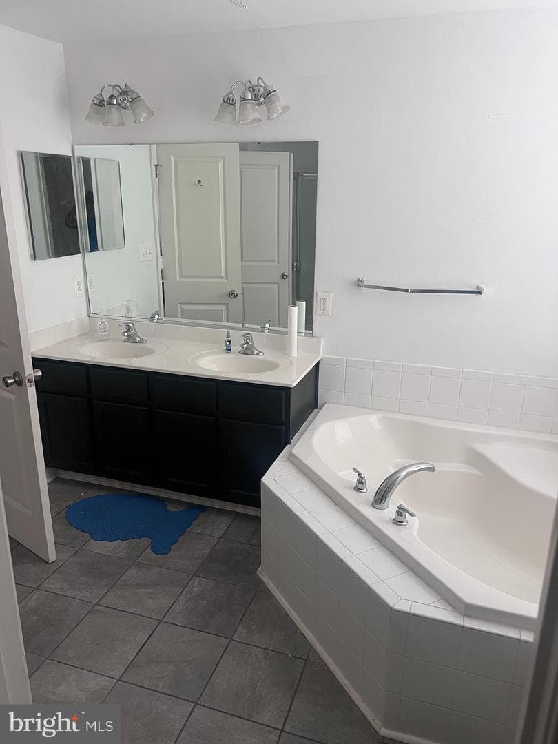 253 Garrison Way photo 7