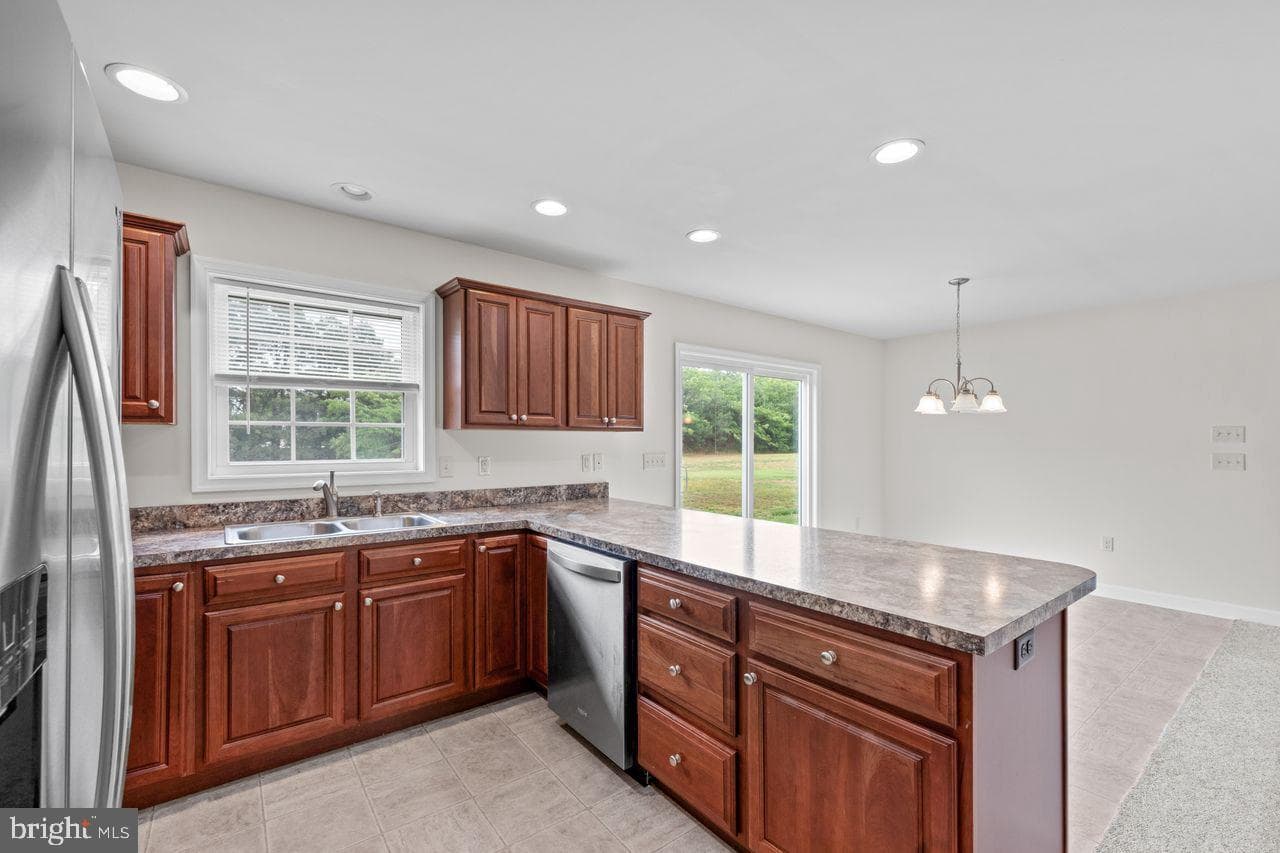 110 Glenbrooke Court photo 17