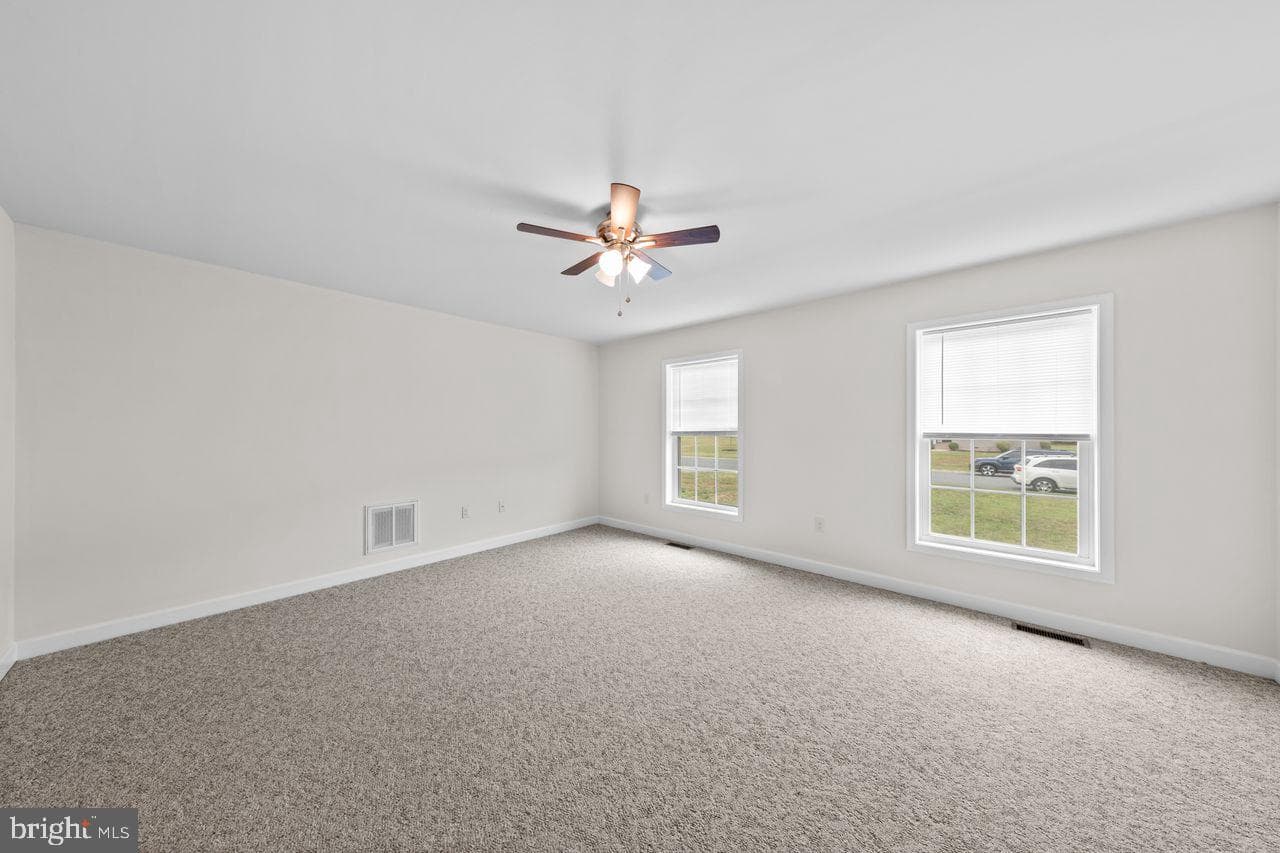 110 Glenbrooke Court photo 24