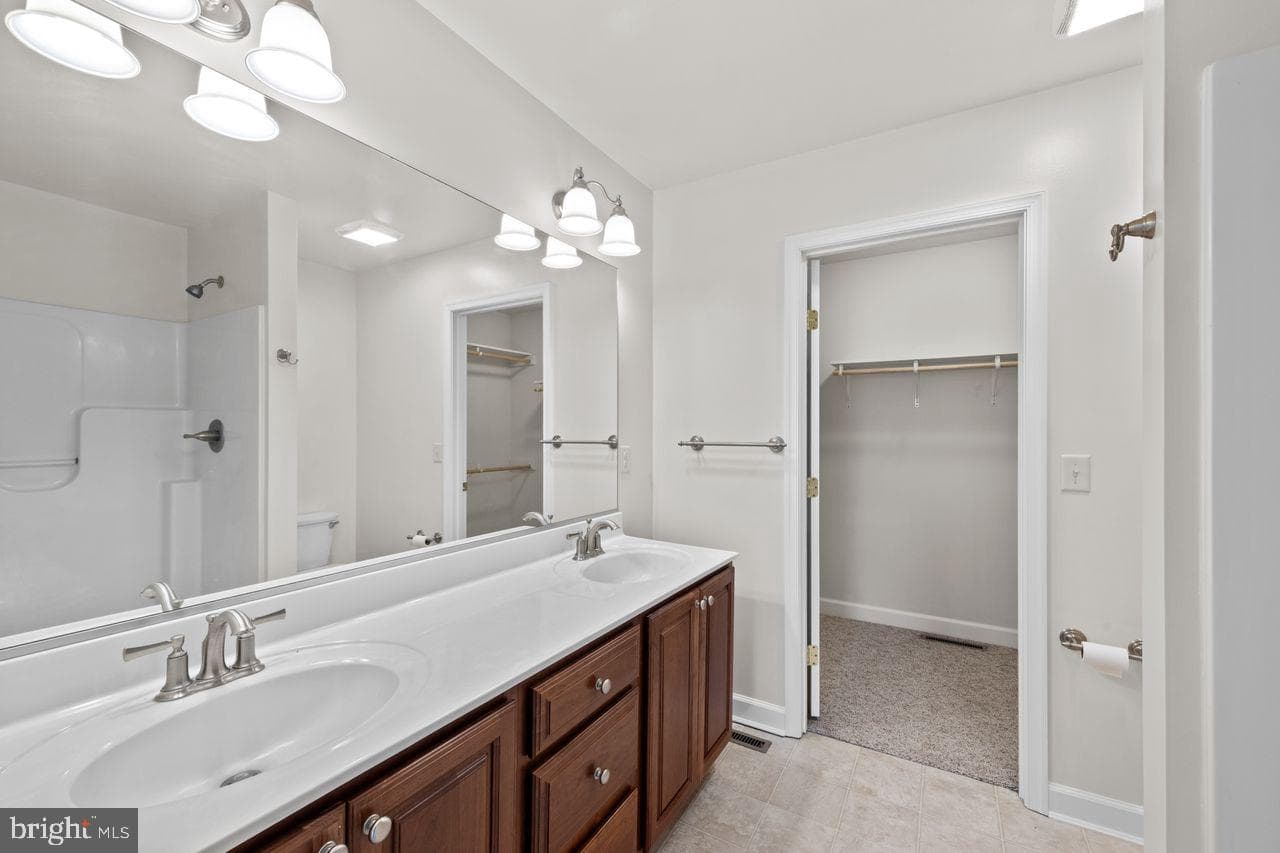 110 Glenbrooke Court photo 25