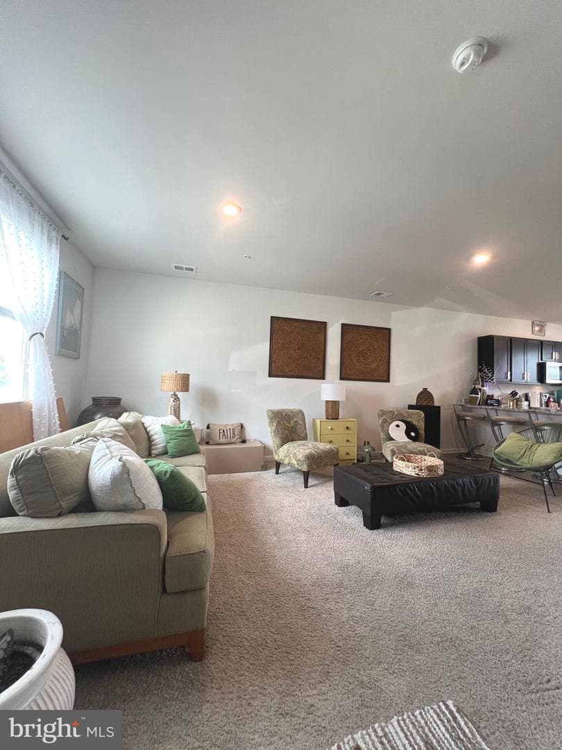 815 Derwent Ln photo 3