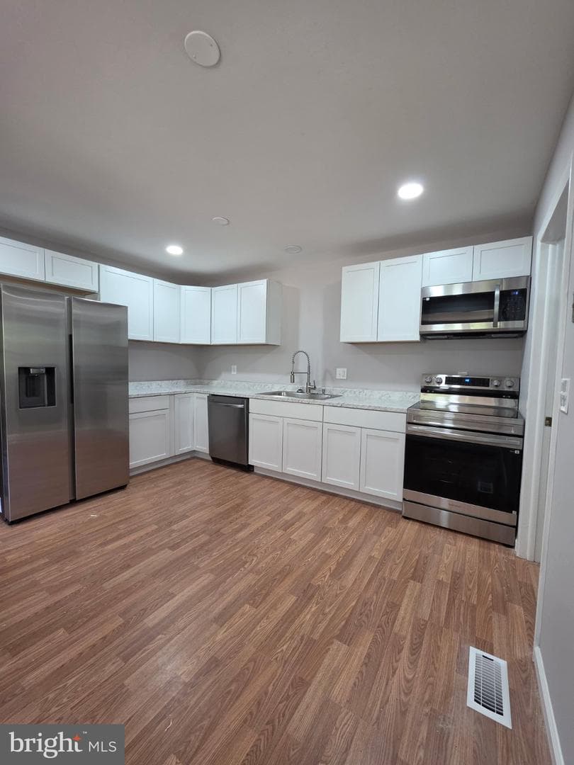 1706 Samuel Lane photo 4