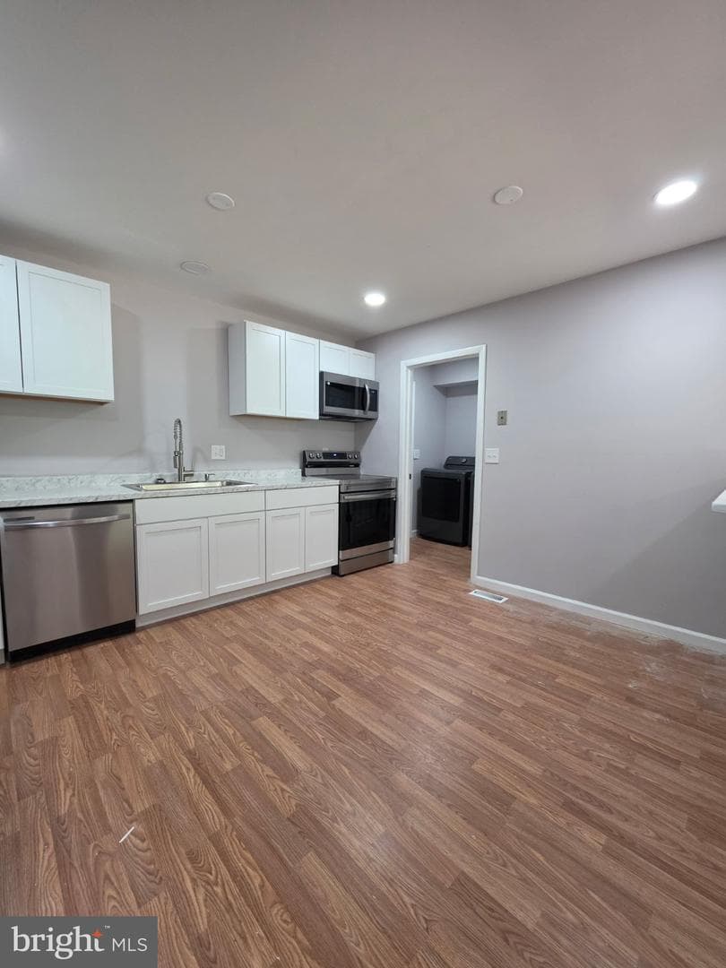 1706 Samuel Lane photo 6