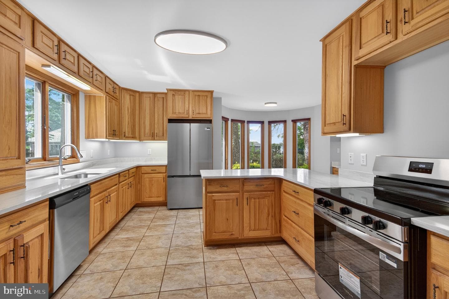 1006 S Schumaker Drive photo 11