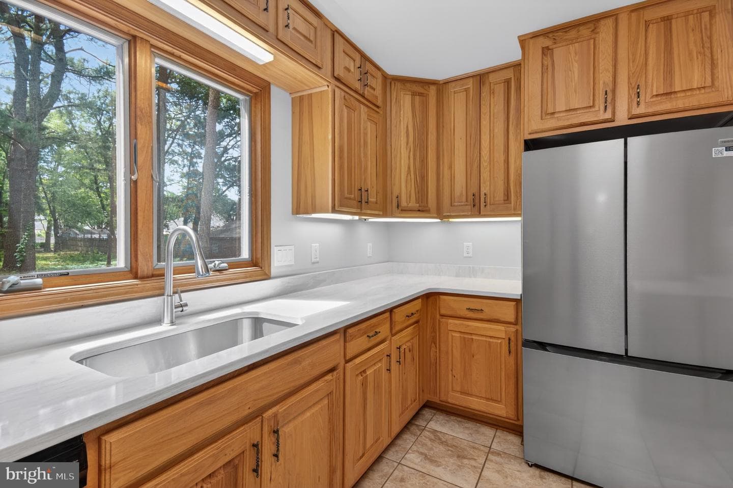 1006 S Schumaker Drive photo 14