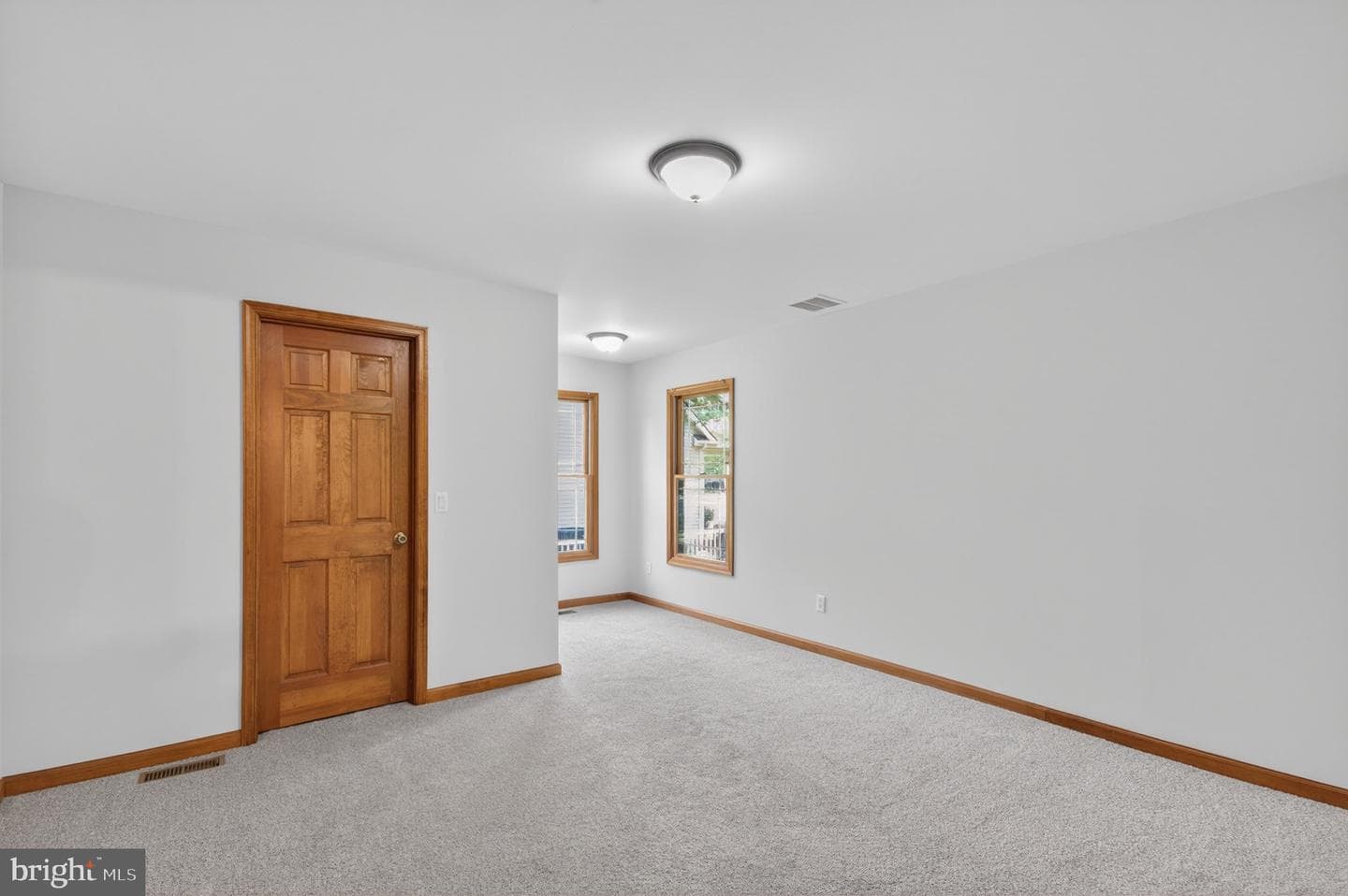1006 S Schumaker Drive photo 19