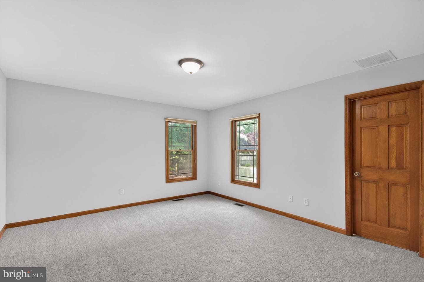 1006 S Schumaker Drive photo 22