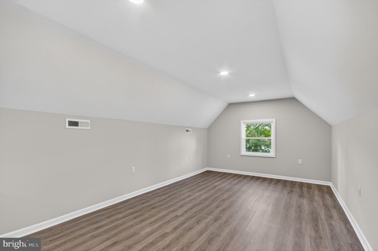 1006 S Schumaker Drive photo 48