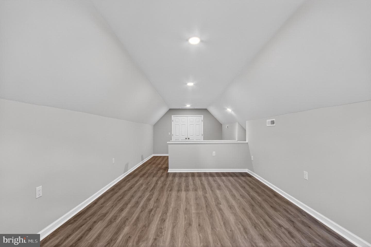 1006 S Schumaker Drive photo 49