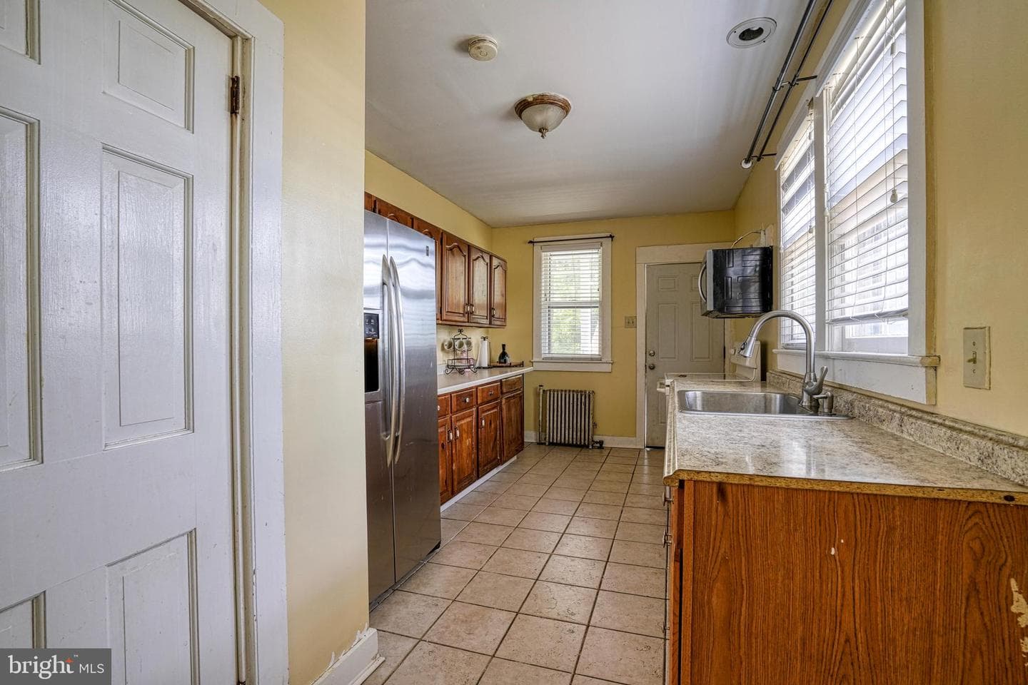 208 W Isabella St photo 59