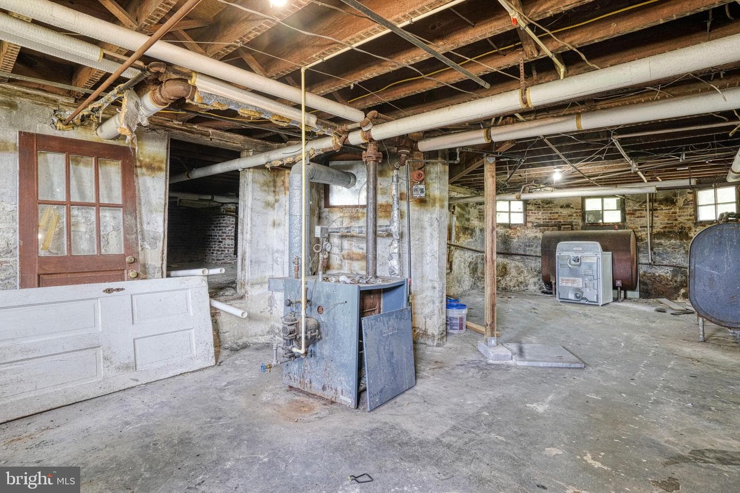 208 W Isabella St photo 76