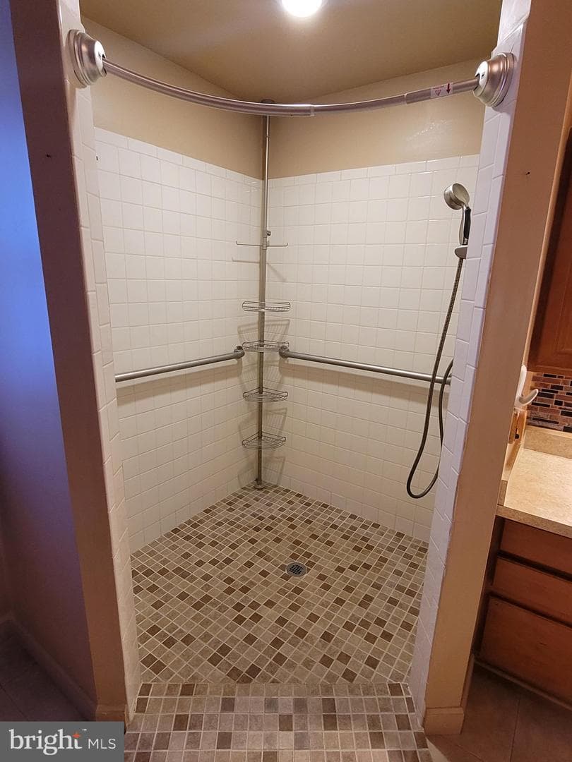 111 Clyde Avenue photo 14