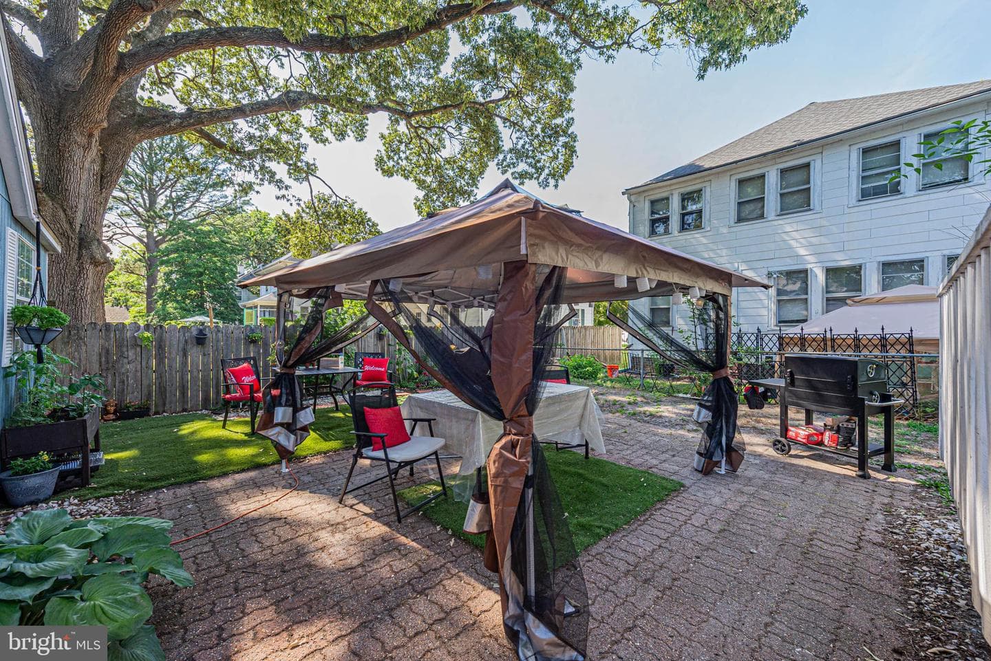 726 Smith Street photo 5
