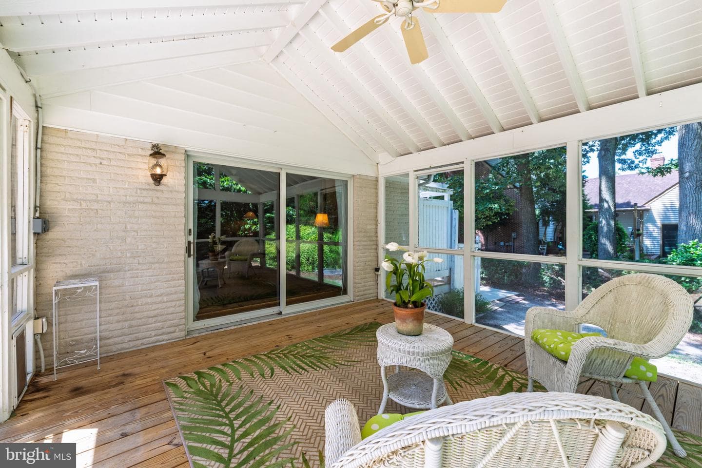 621 Douglas Road photo 23