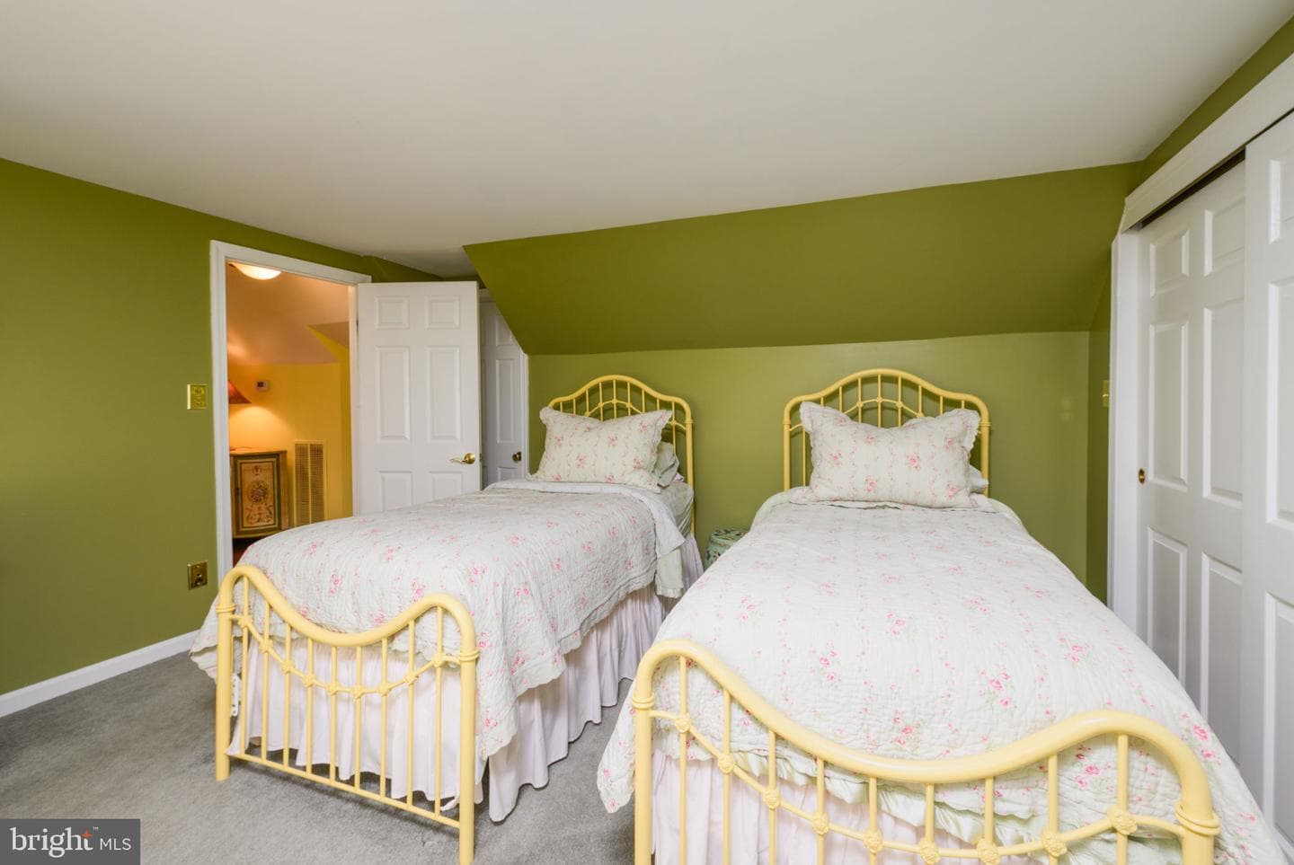 621 Douglas Road photo 33