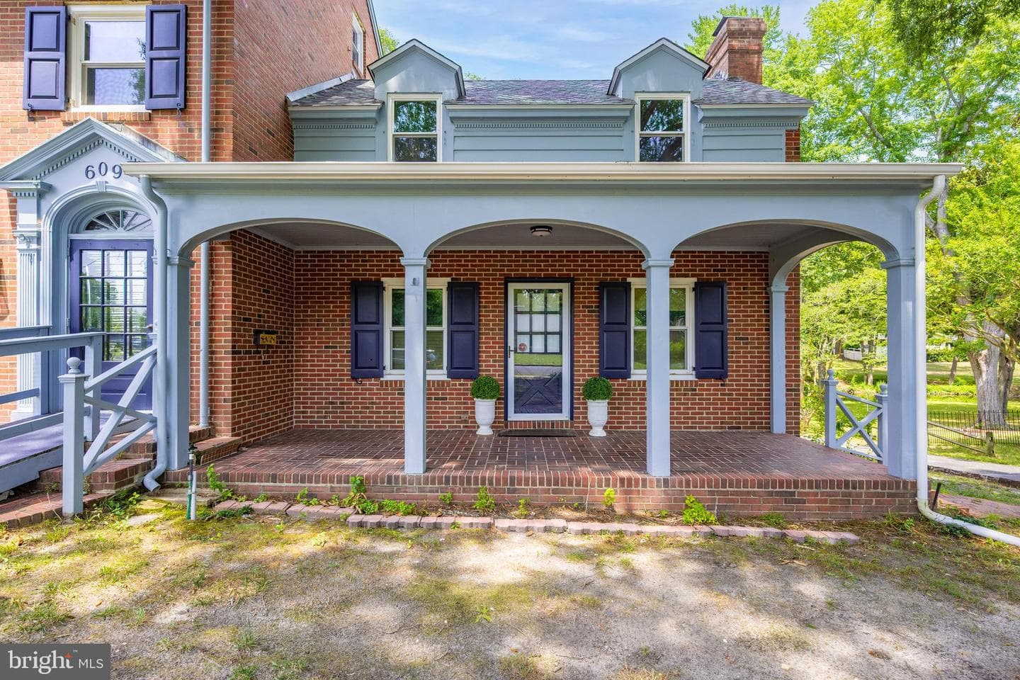 609 N Pinehurst Avenue photo 5