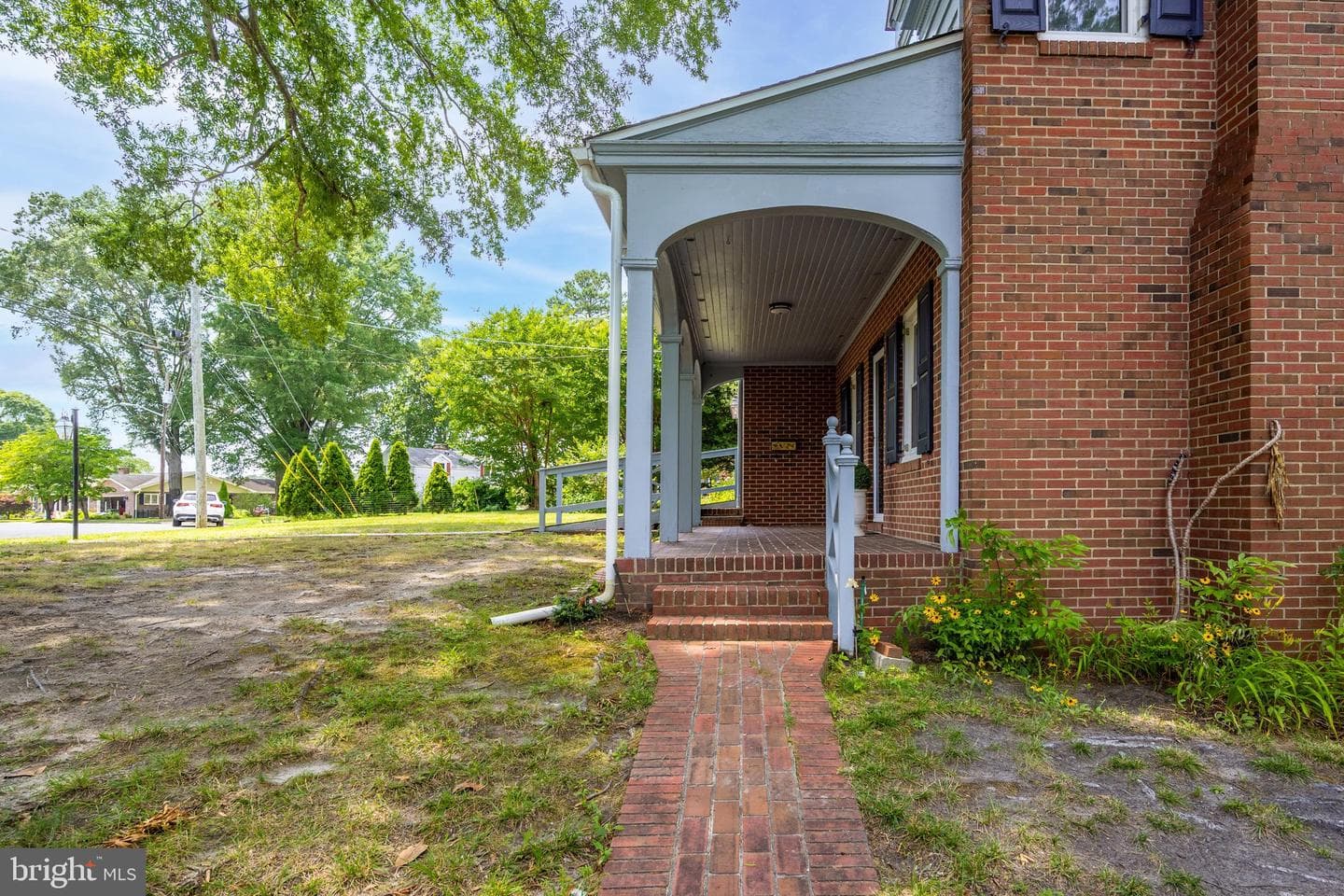 609 N Pinehurst Avenue photo 6