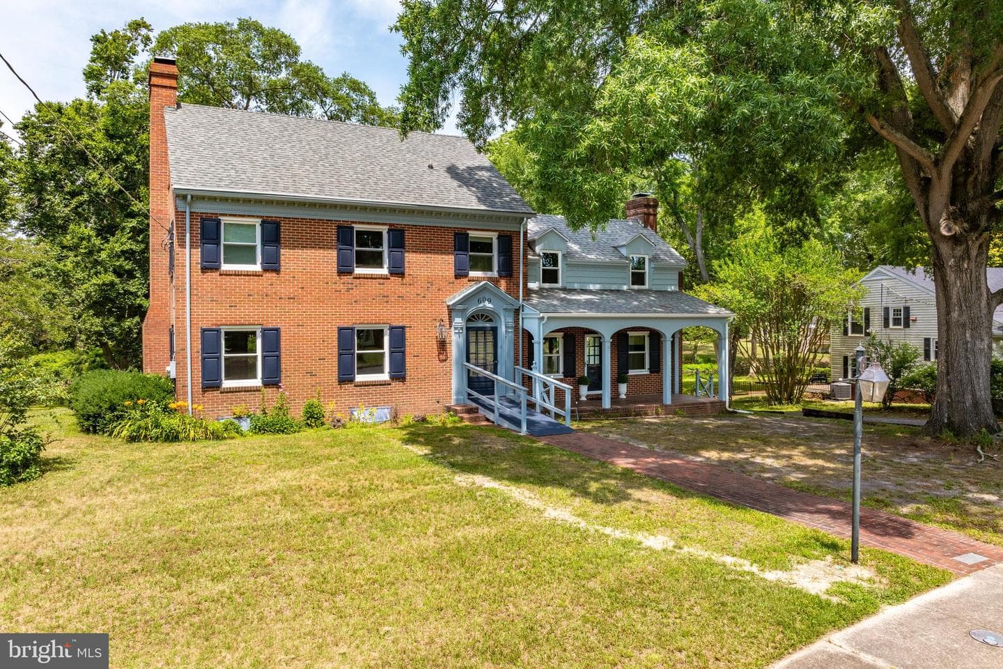609 N Pinehurst Avenue photo 68
