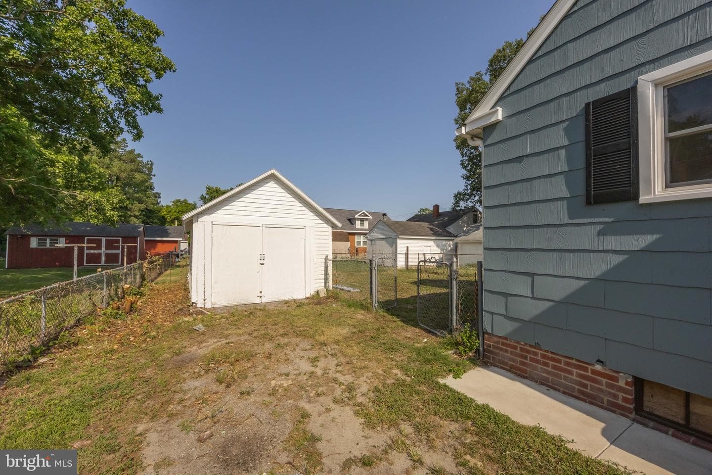 208 N Saratoga St photo 39