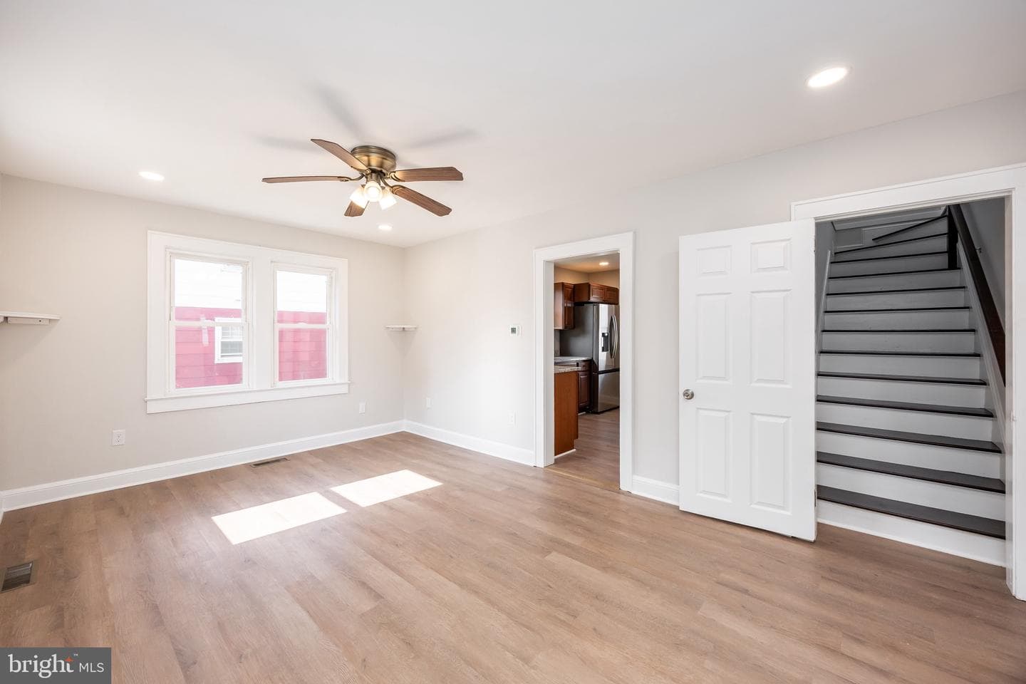 208 N Saratoga St photo 9