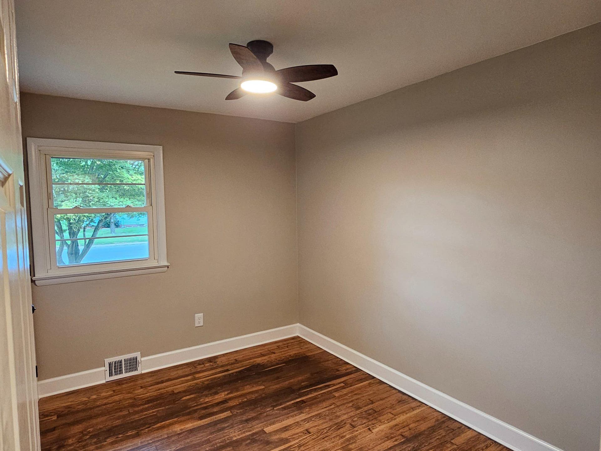 122 Hall Drive photo 24
