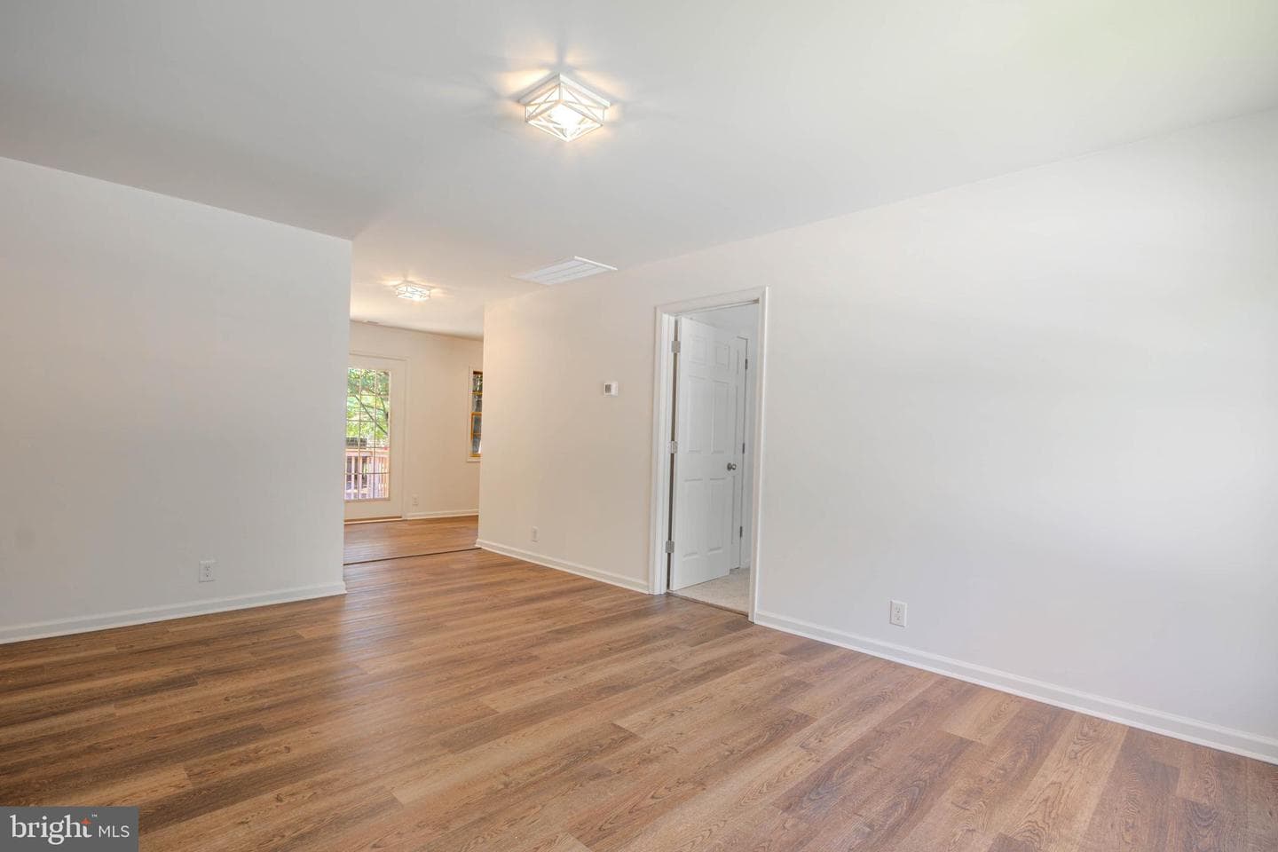 811 Springfield Circle photo 4