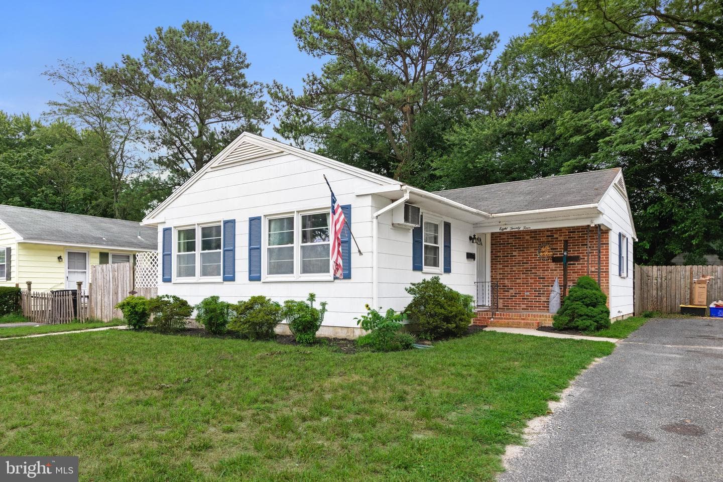824 Springfield Circle photo 3