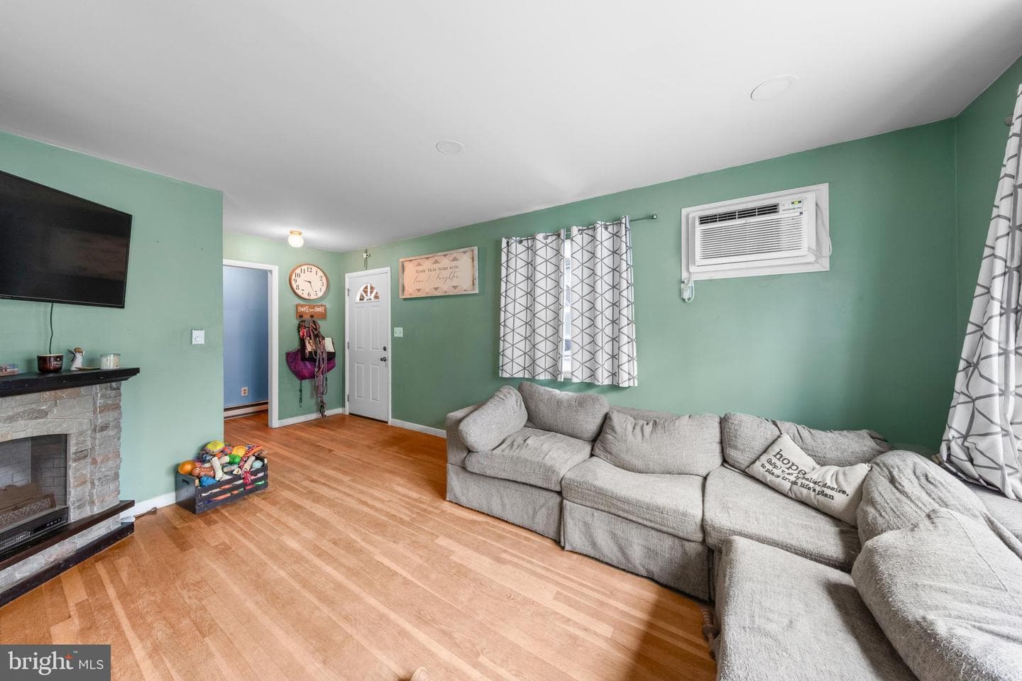 824 Springfield Circle photo 6