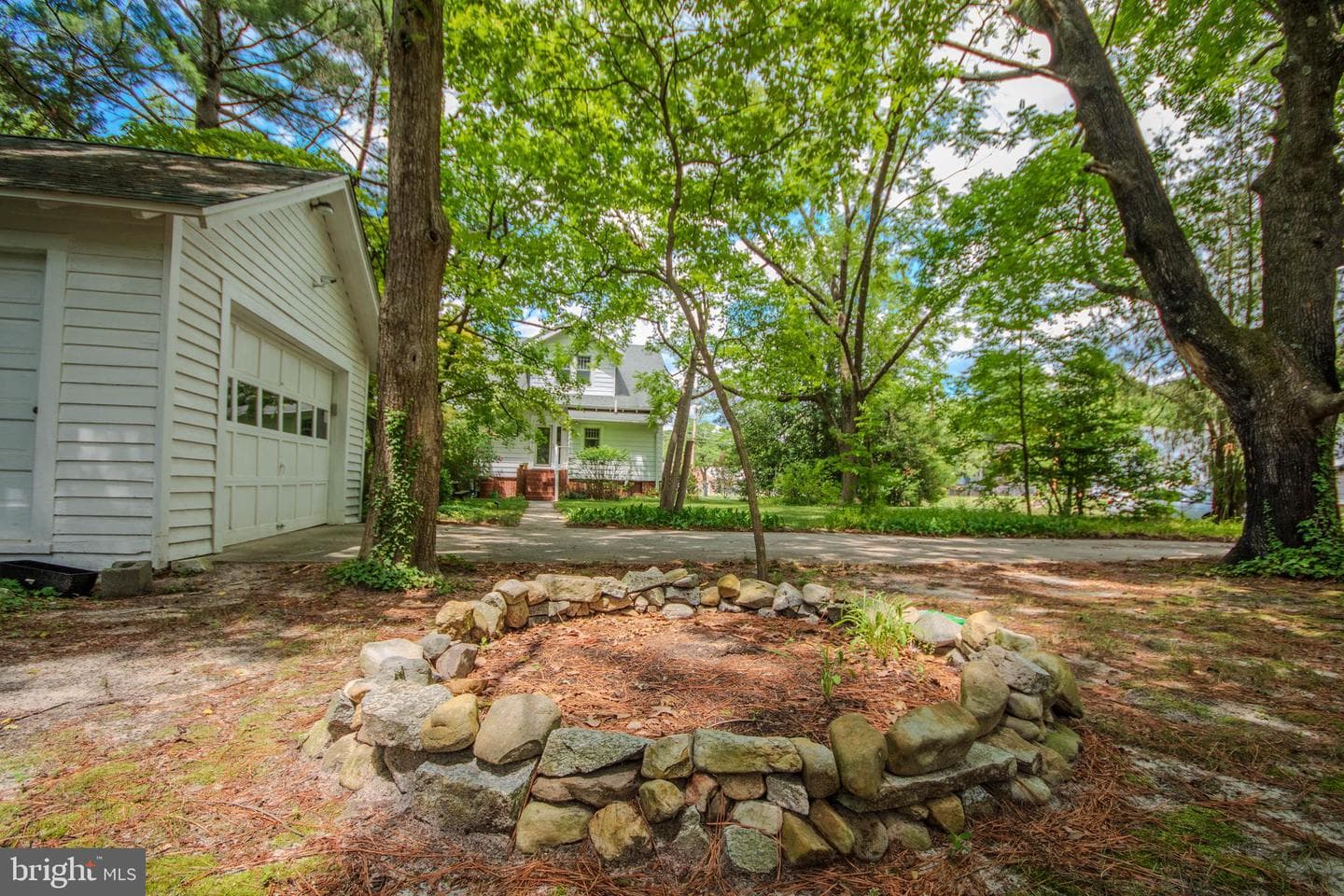 512 W College Avenue photo 43