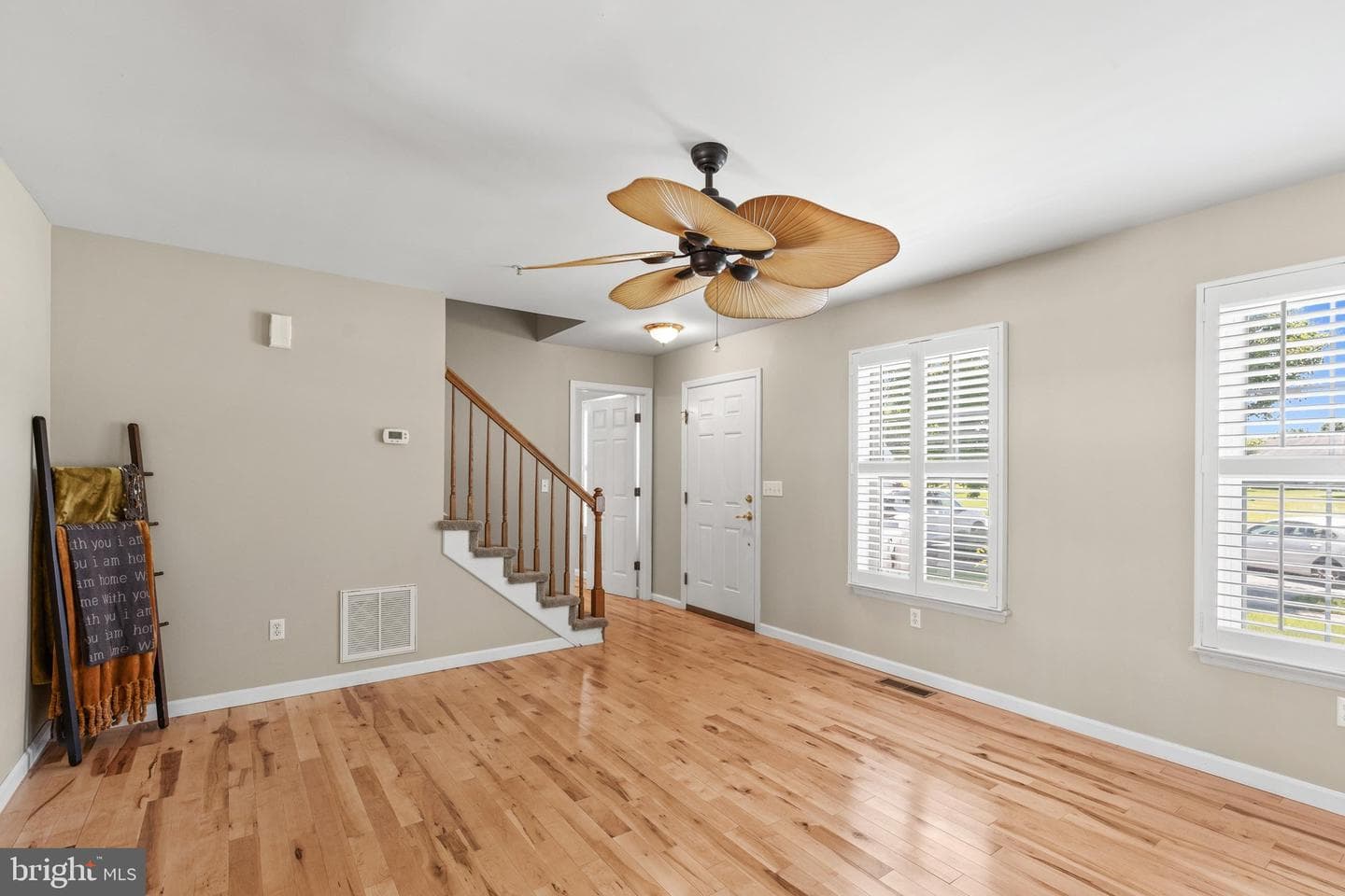 909 Zircon Court photo 16