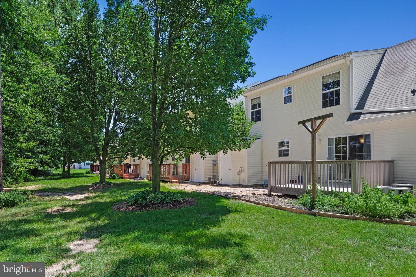 909 Zircon Court photo 38