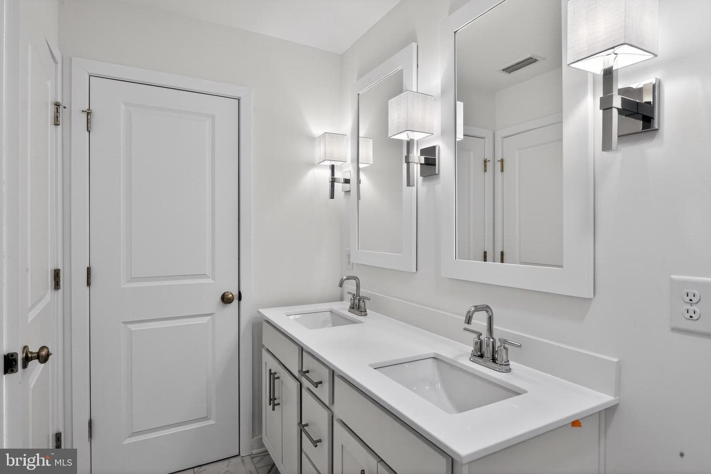 304 Clement Loop photo 17