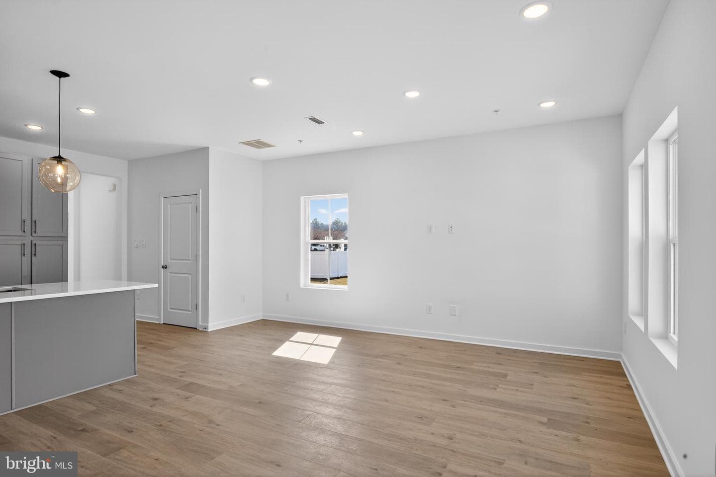 302 Clement Loop photo 8