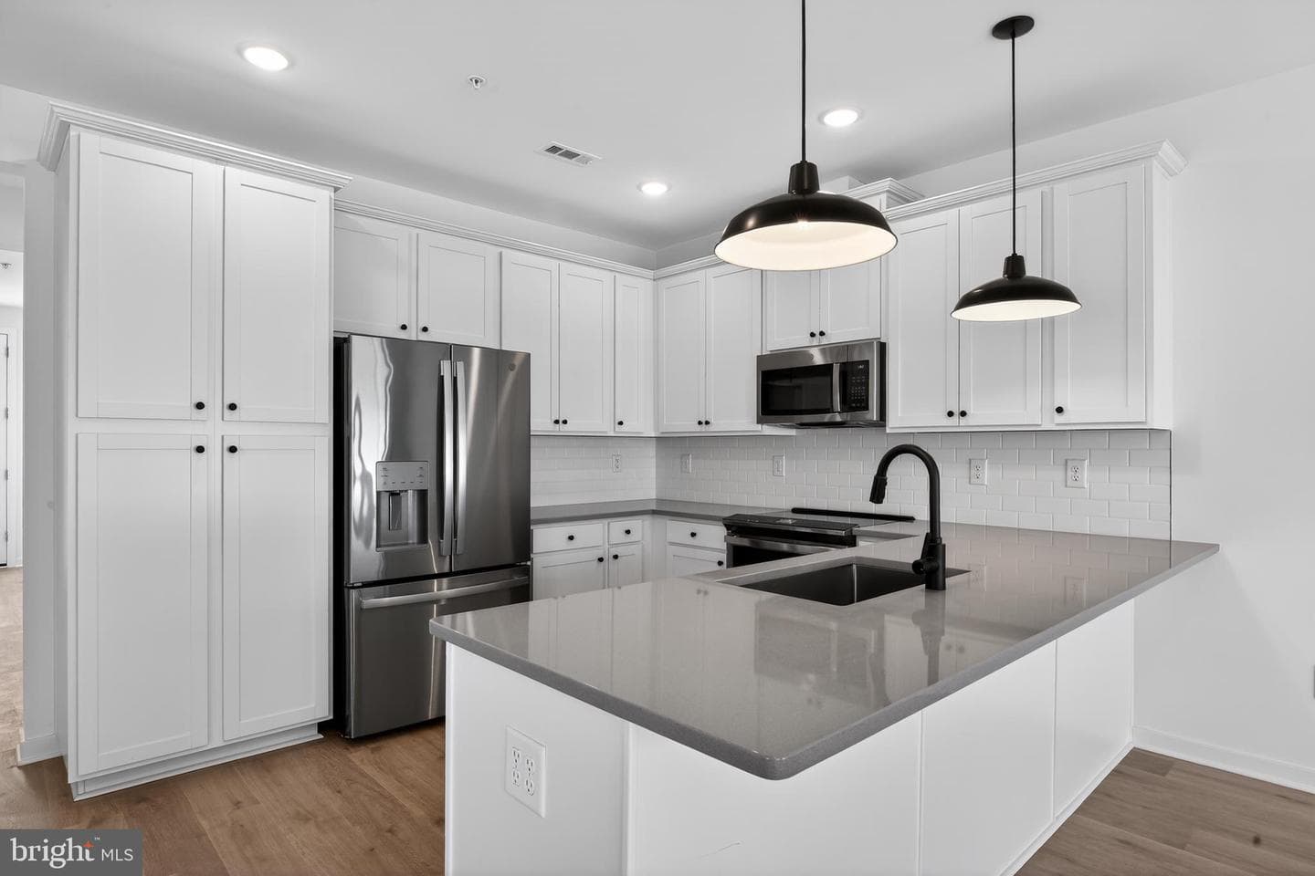 425 Sika Drive photo 4