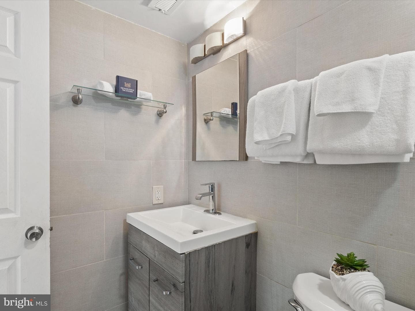 510 Penguin Drive #302 photo 36