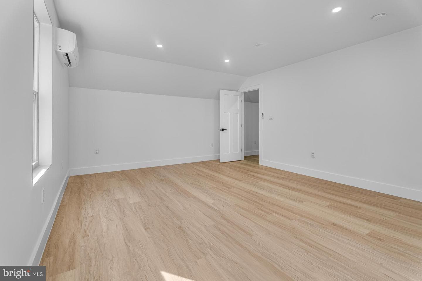 10231 Henry Road photo 40