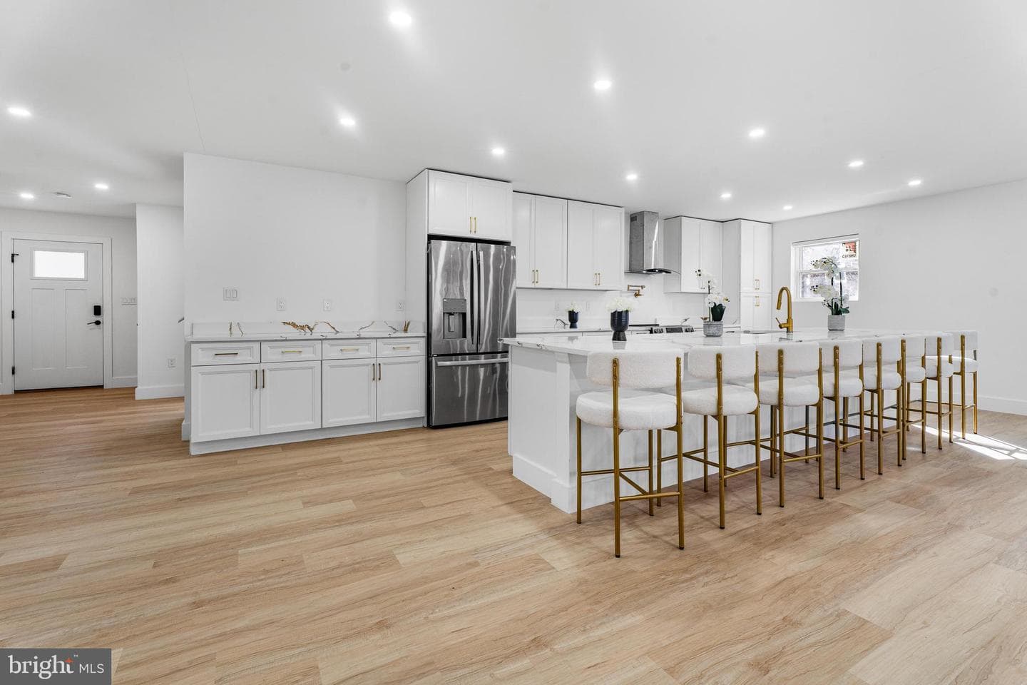 10231 Henry Road photo 9